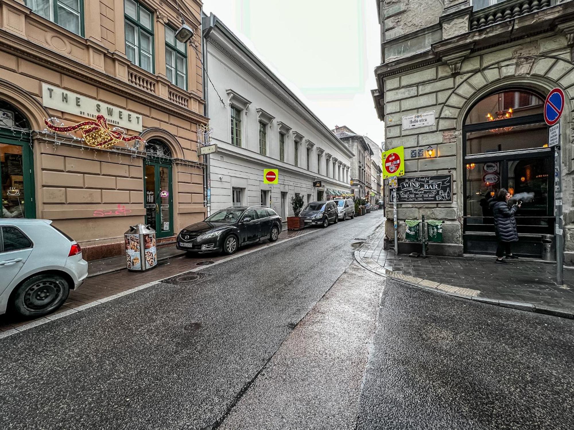 Dazzling Dob, Budapest